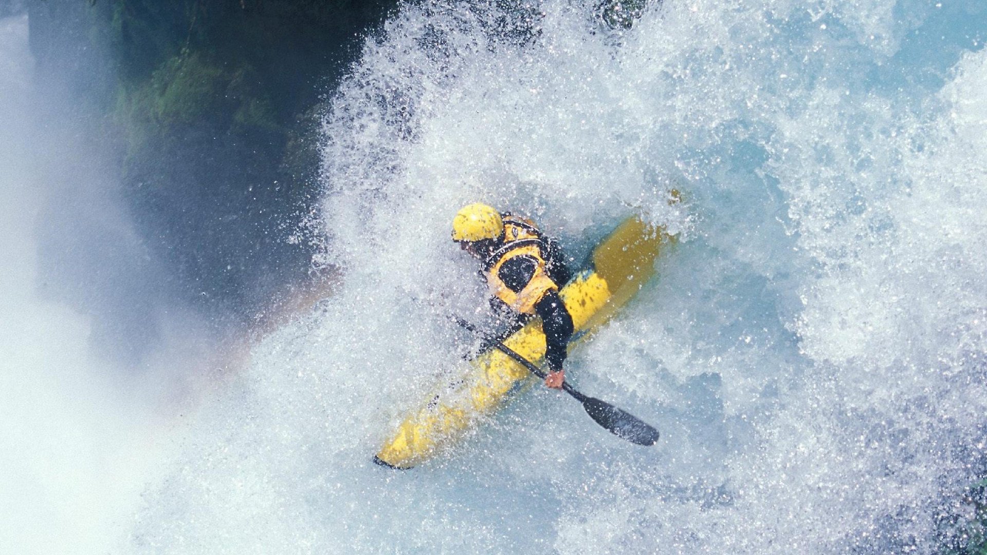 “安赫尔·巴尔博萨的快节奏进攻与精湛技巧,帮助美洲狮队领先对手”